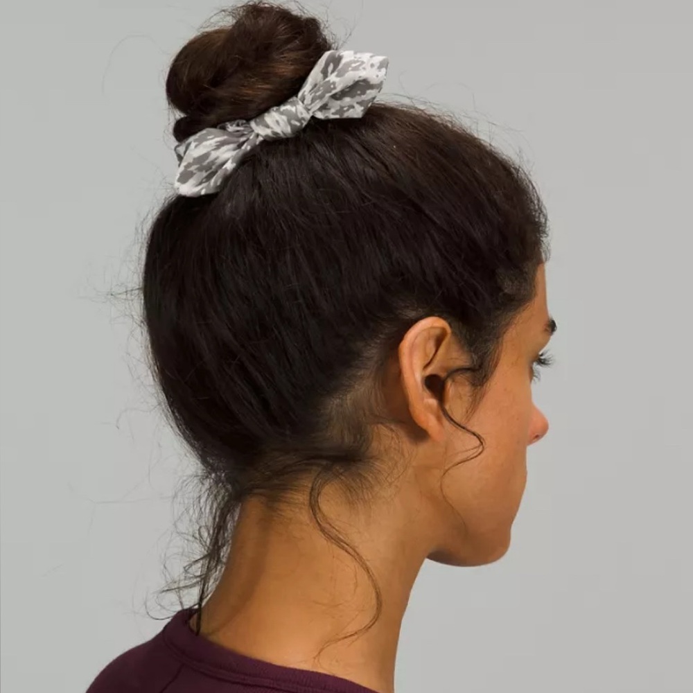 LULULEMON Uplifting Hair Scrunchie Bow